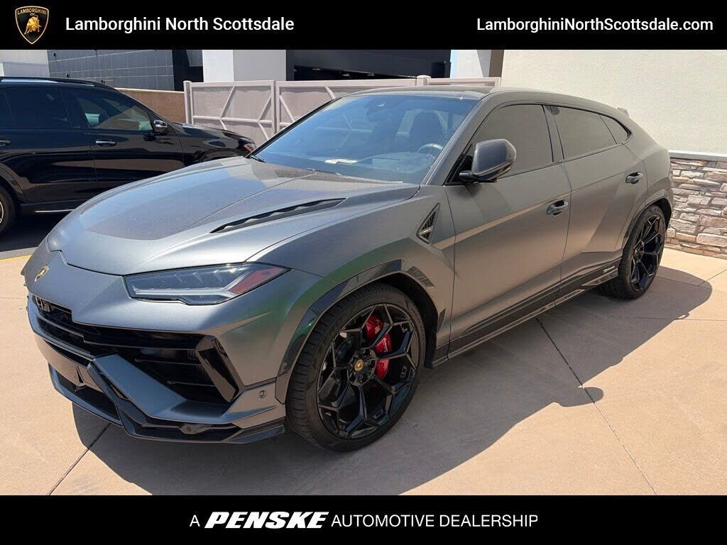 2024 LAMBORGHINI URUS
