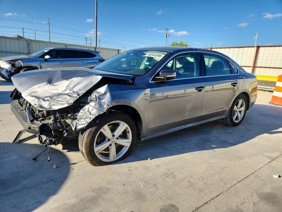 2015 VOLKSWAGEN Passat
