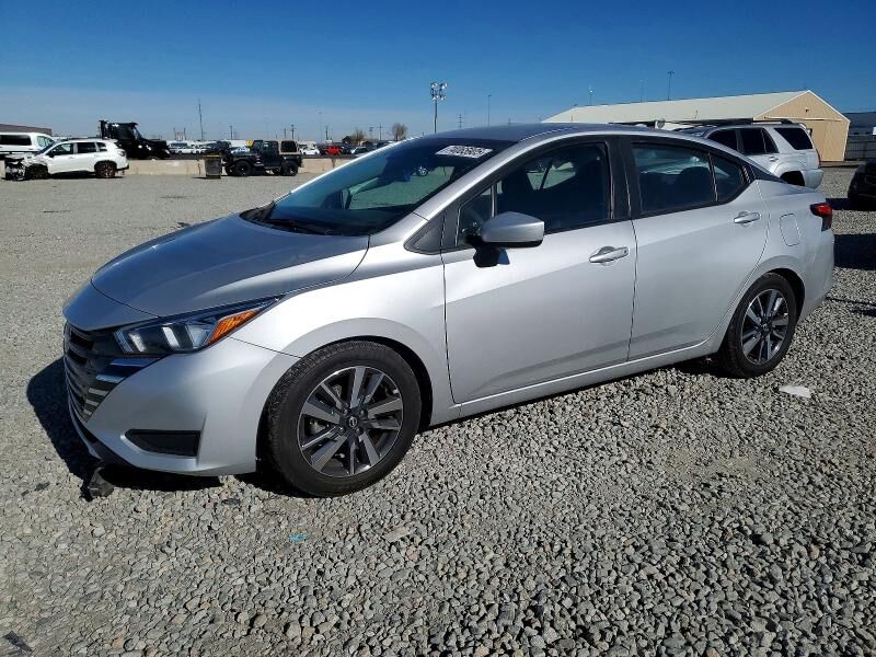 2023 NISSAN Versa