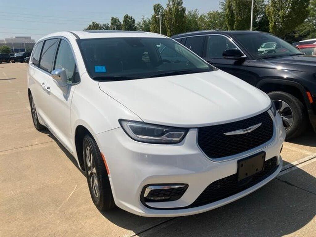 2022 CHRYSLER Pacifica