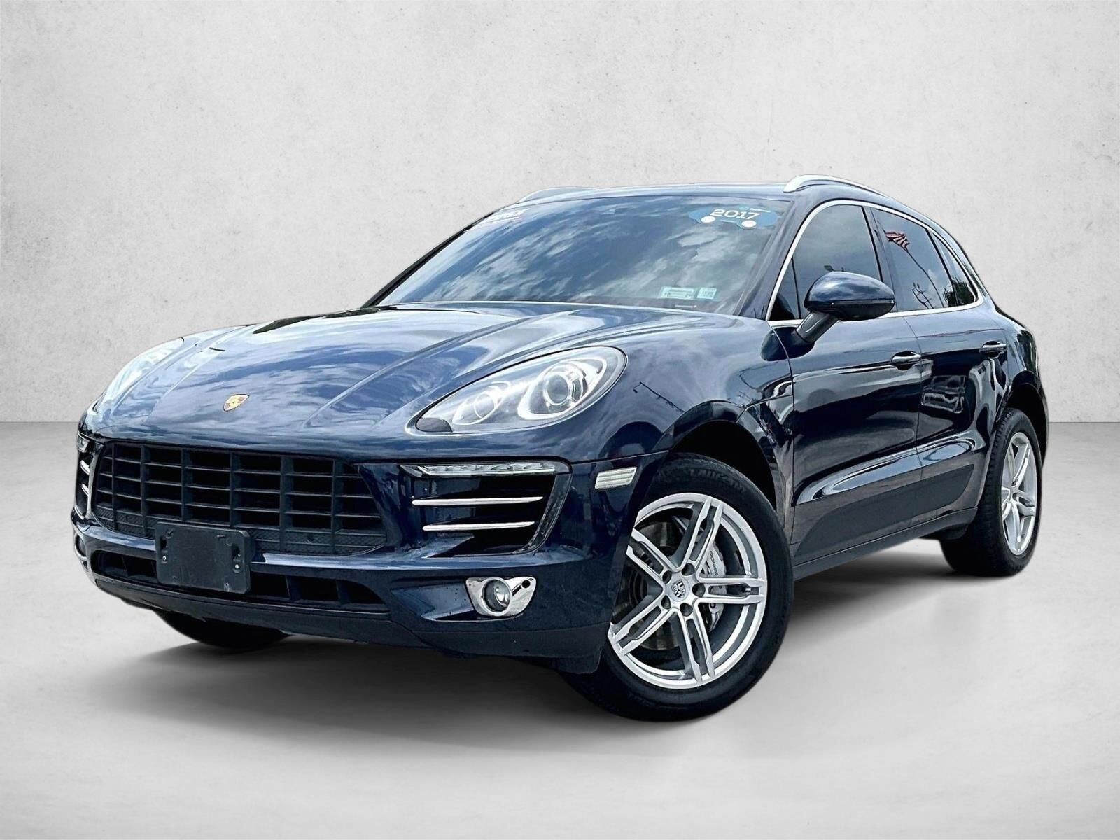 2017 PORSCHE Macan