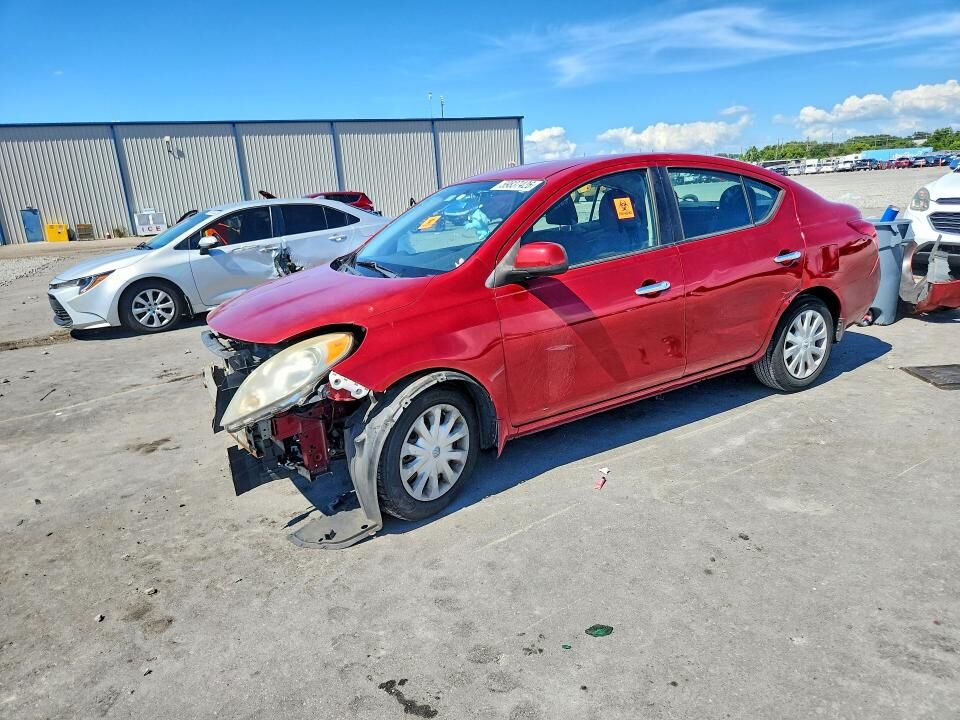 2012 NISSAN Versa