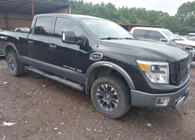 2017 NISSAN Titan