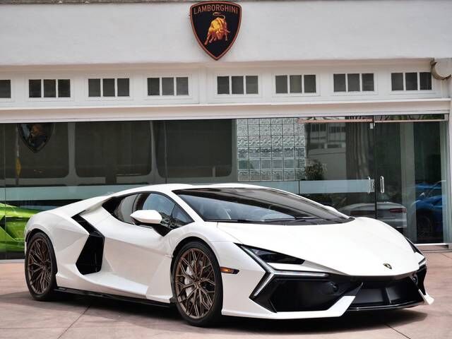 2026 LAMBORGHINI Revuelto