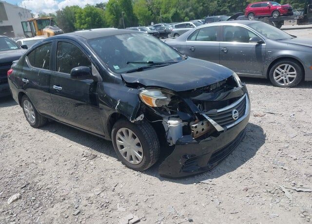 2013 NISSAN Versa