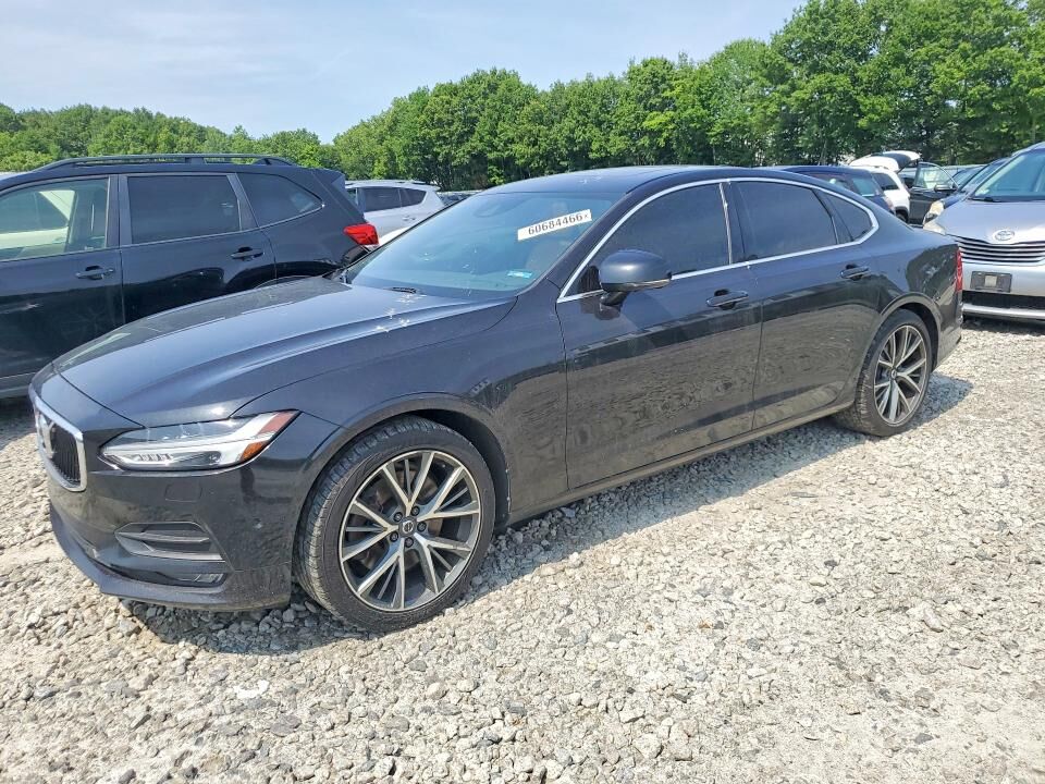 2017 VOLVO S90