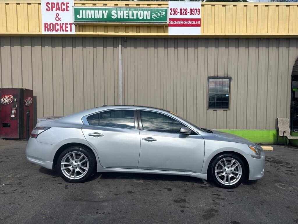 2010 NISSAN Maxima