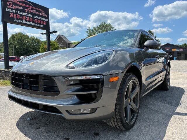 2016 PORSCHE Macan