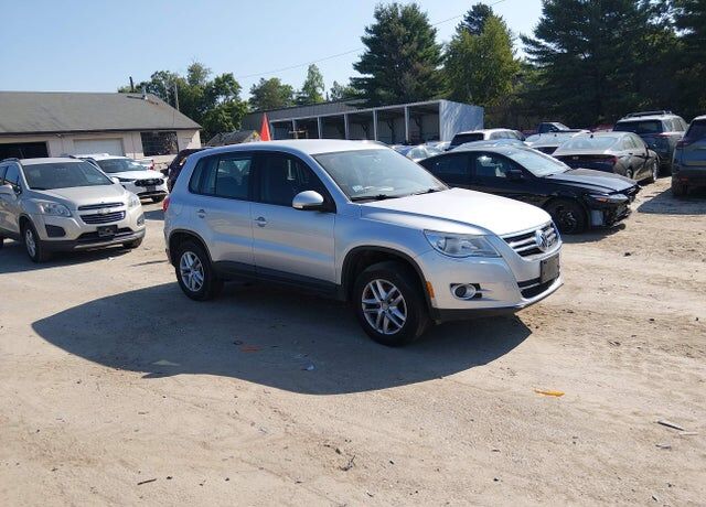 2011 VOLKSWAGEN Tiguan
