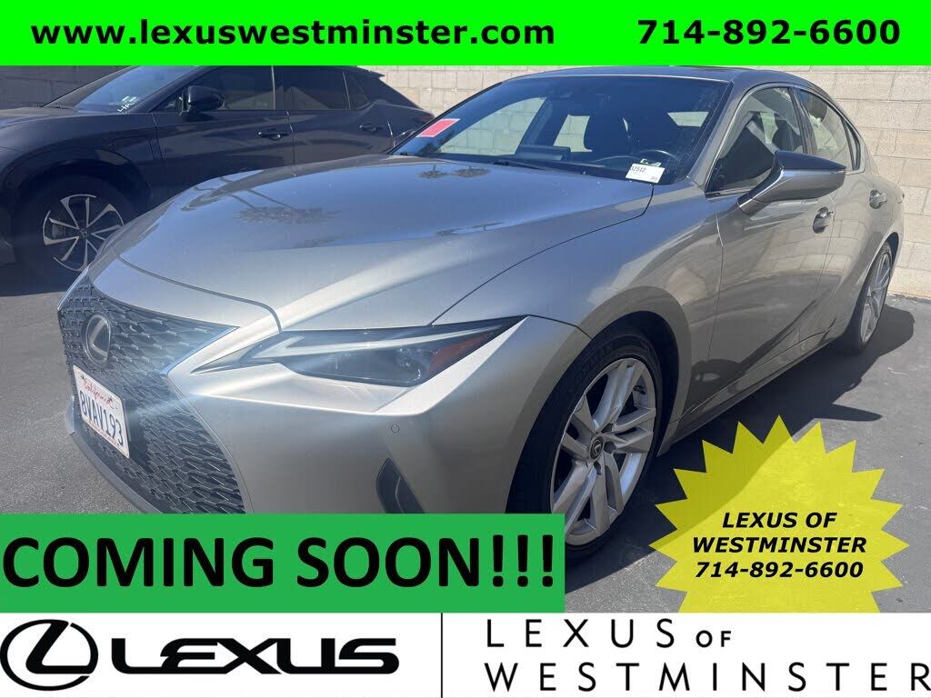 2021 LEXUS IS