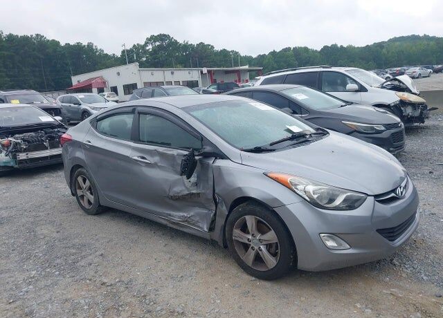 2013 HYUNDAI Elantra