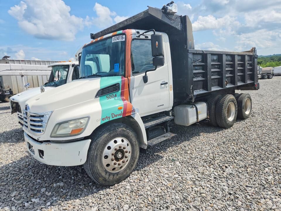 2009 HINO Conventional Type Truck