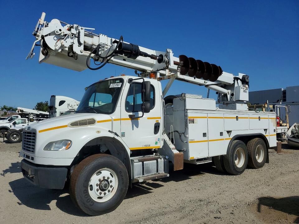 2014 FREIGHTLINER M2