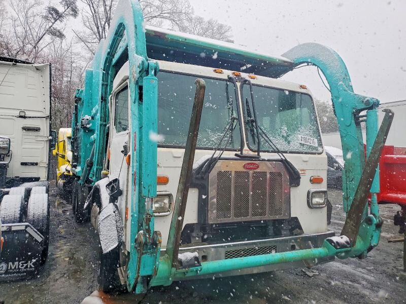 2021 PETERBILT 520