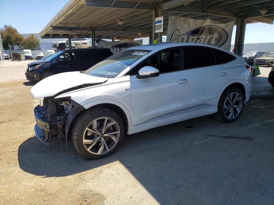 2023 AUDI Q4