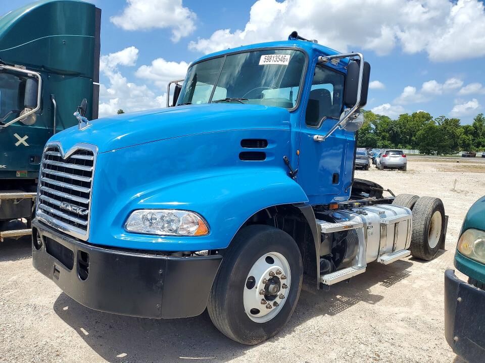 2015 MACK CXU
