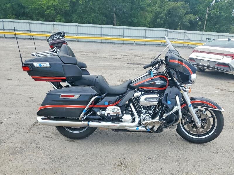 2017 HARLEY DAVIDSON FLHTK SHRINE / ULTRA LIMITED SHRINE
