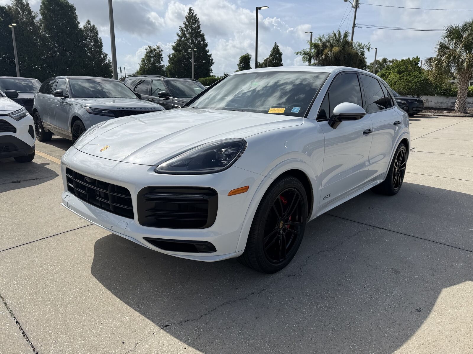 2022 PORSCHE Cayenne