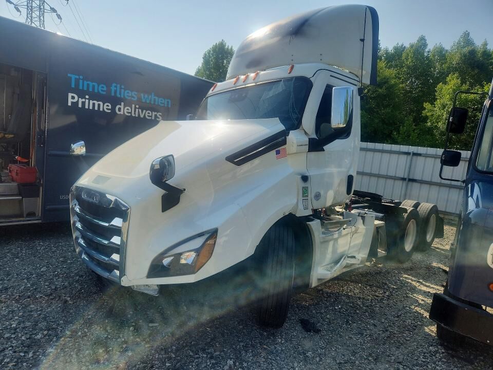 2021 FREIGHTLINER Cascadia