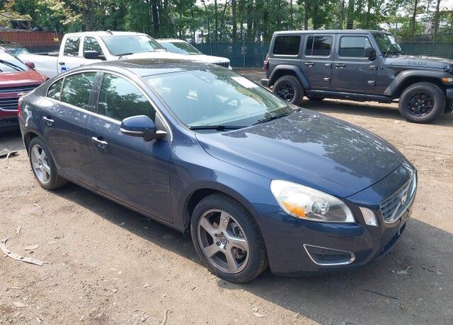 2013 VOLVO S60