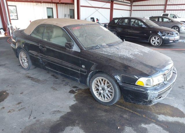 2004 VOLVO C70