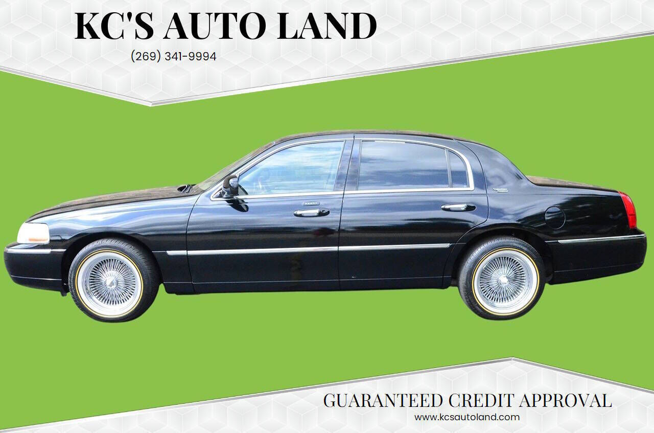 2011 LINCOLN Town Car