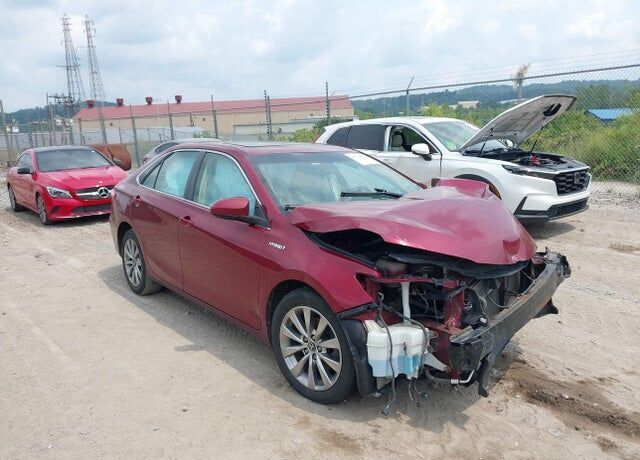 2016 TOYOTA Camry