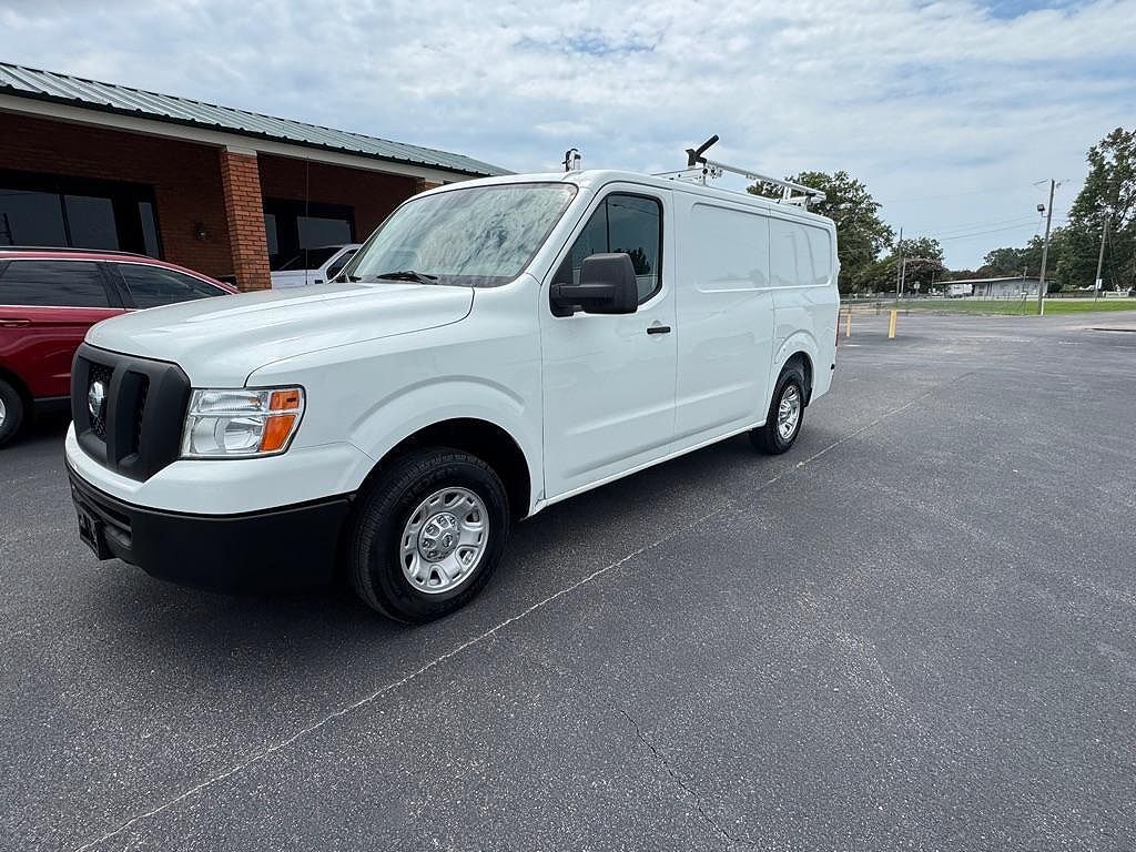 2017 NISSAN NV