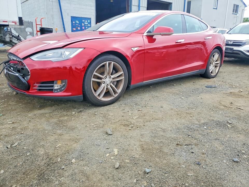 2015 TESLA Model S