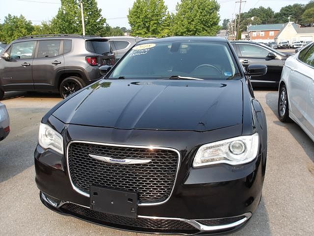 2019 CHRYSLER 300