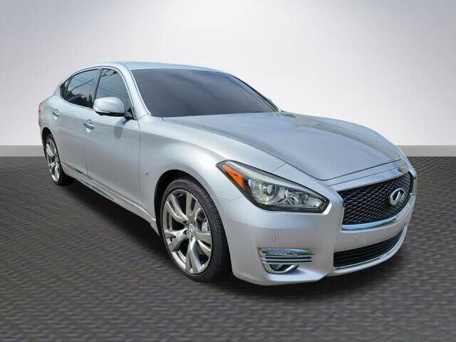 2017 INFINITI Q70L