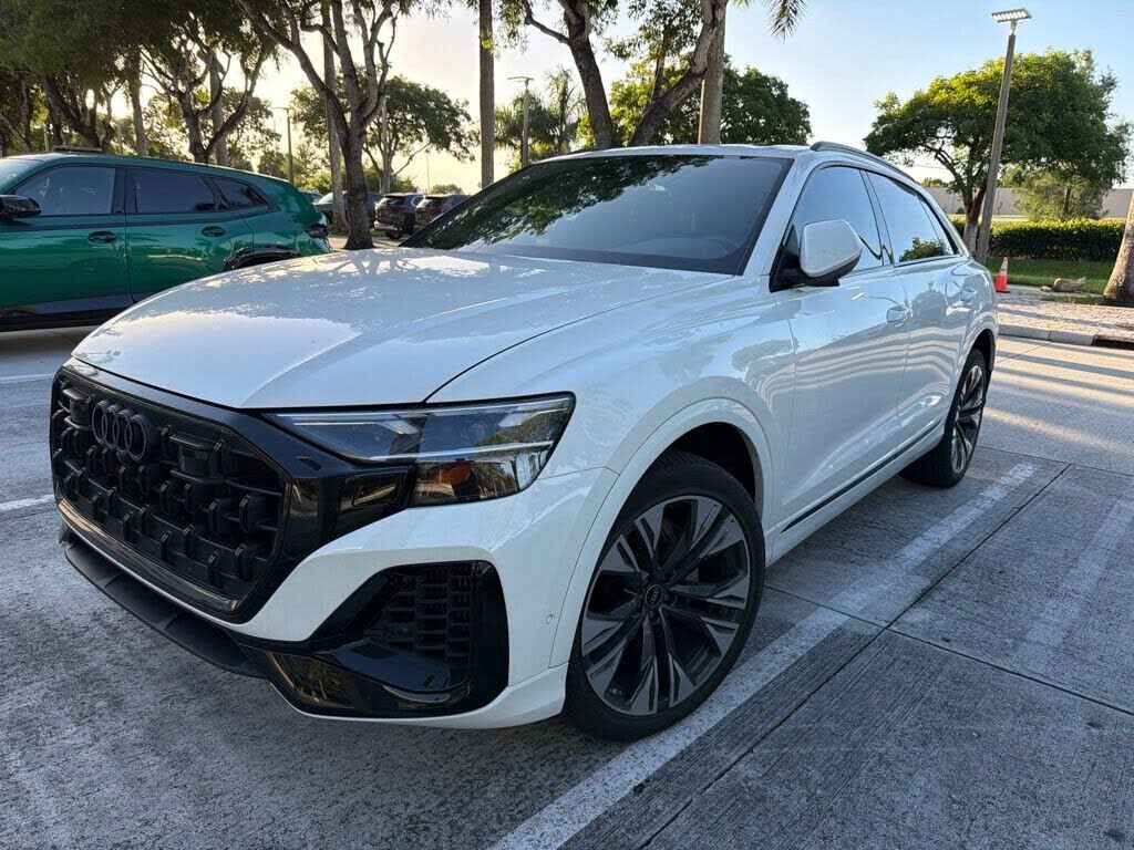 2024 AUDI Q8