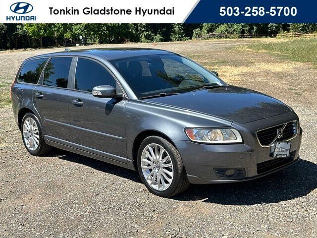2010 VOLVO V50
