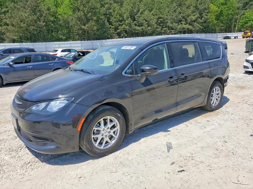 2022 CHRYSLER Voyager