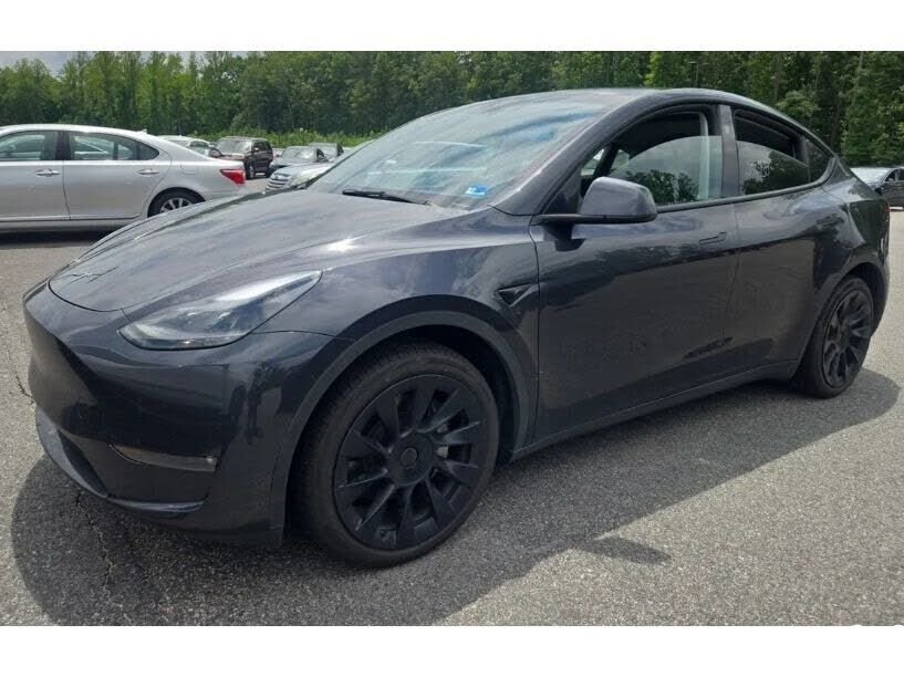 2024 TESLA Model Y