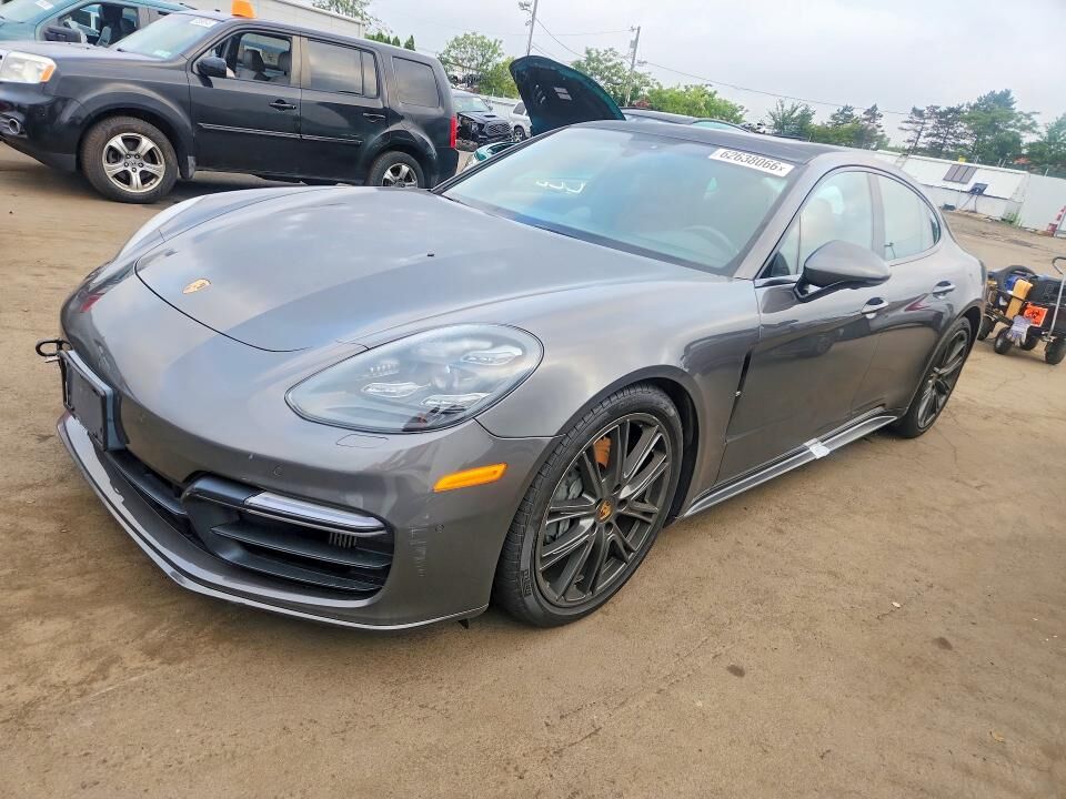 2018 PORSCHE Panamera