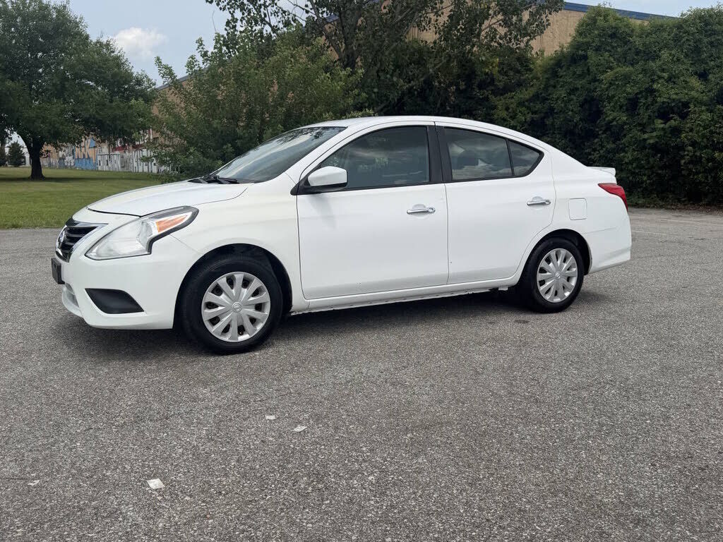 2017 NISSAN Versa