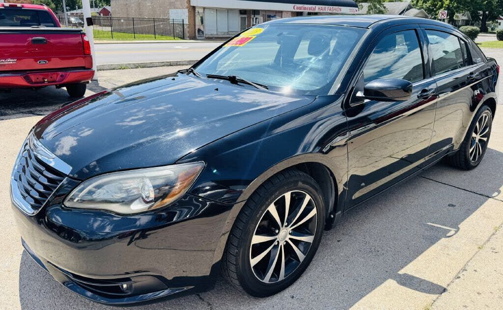 2013 CHRYSLER 200