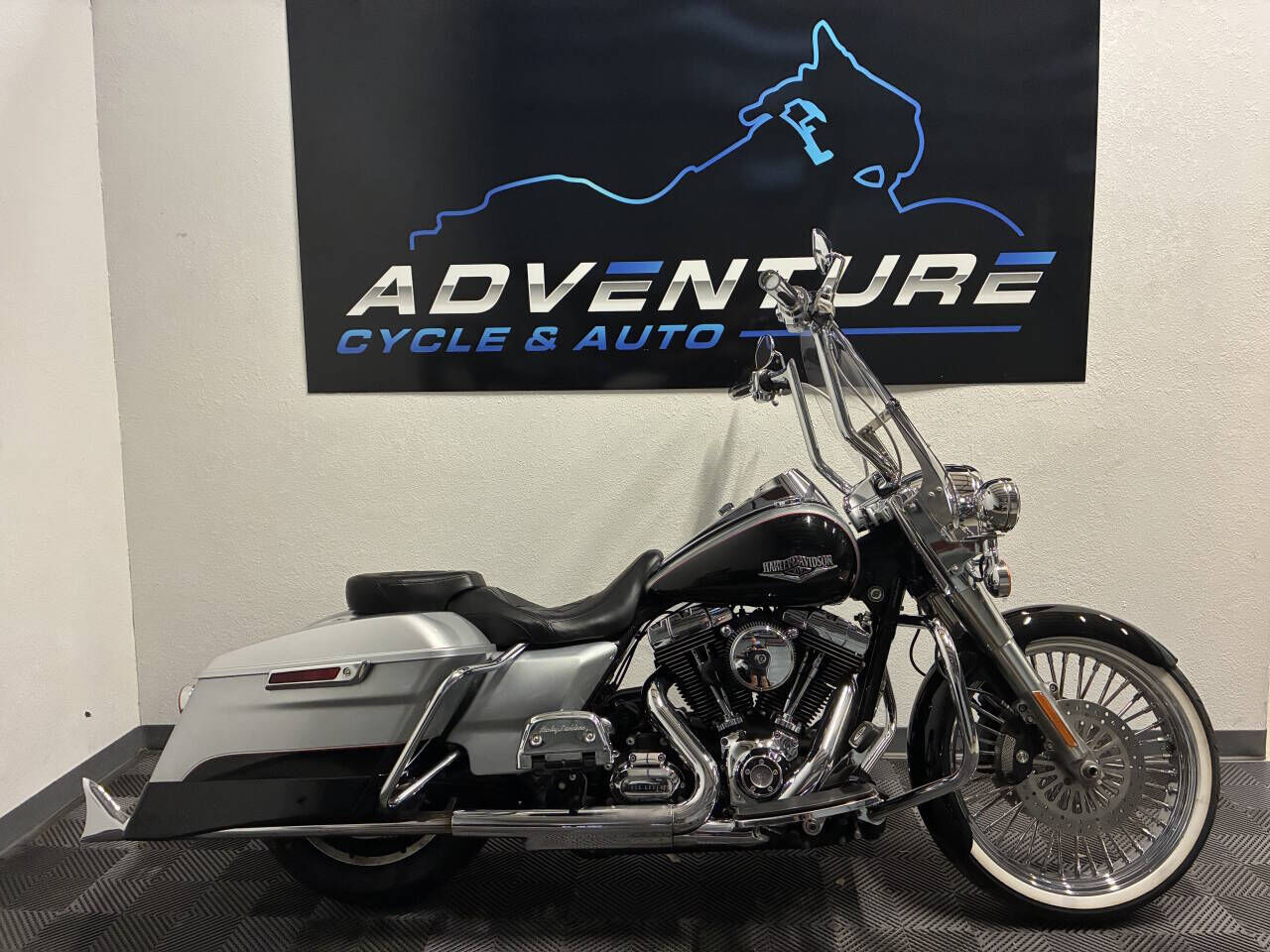 2015 HARLEY DAVIDSON Road King