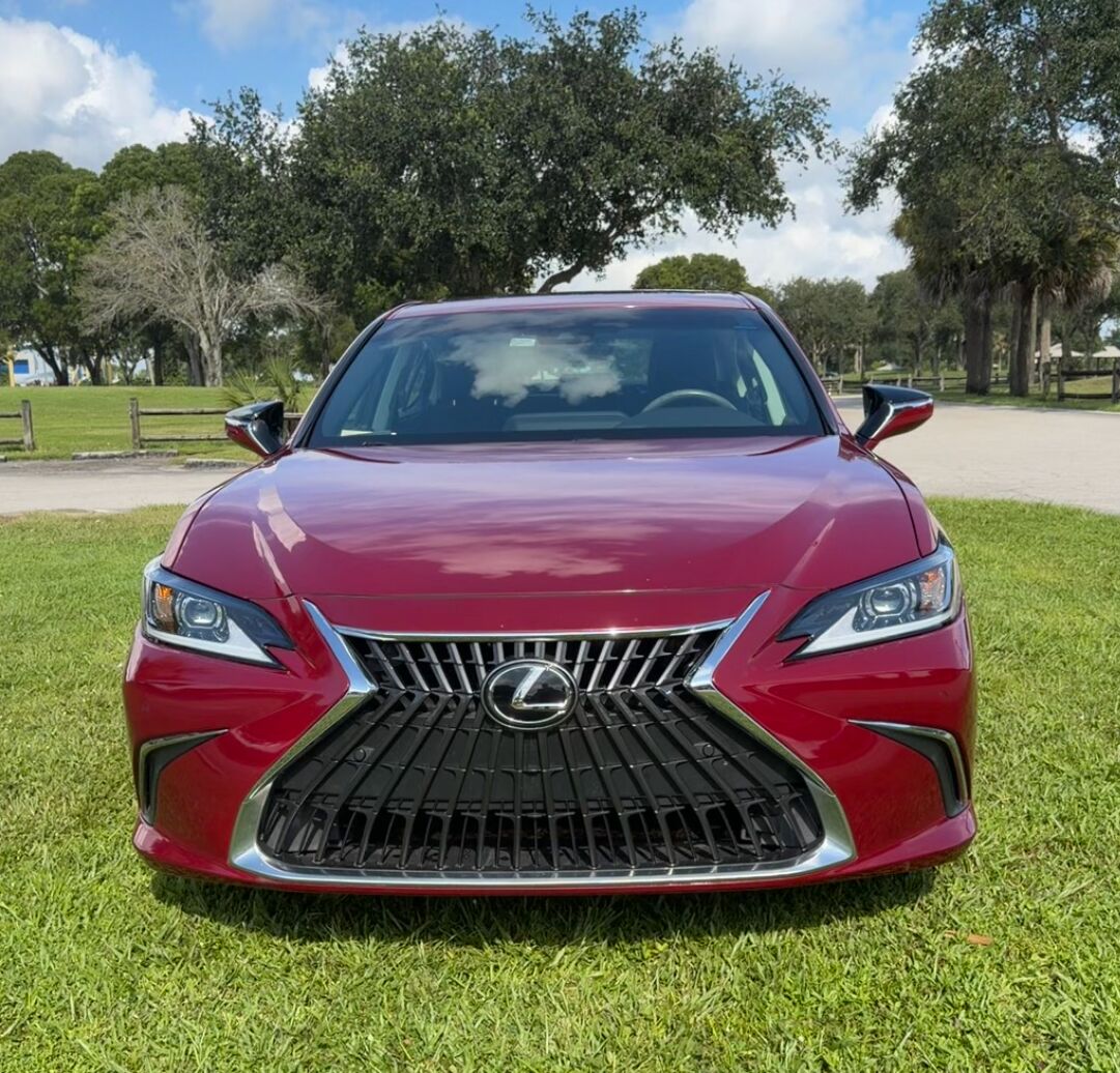 2022 LEXUS ES