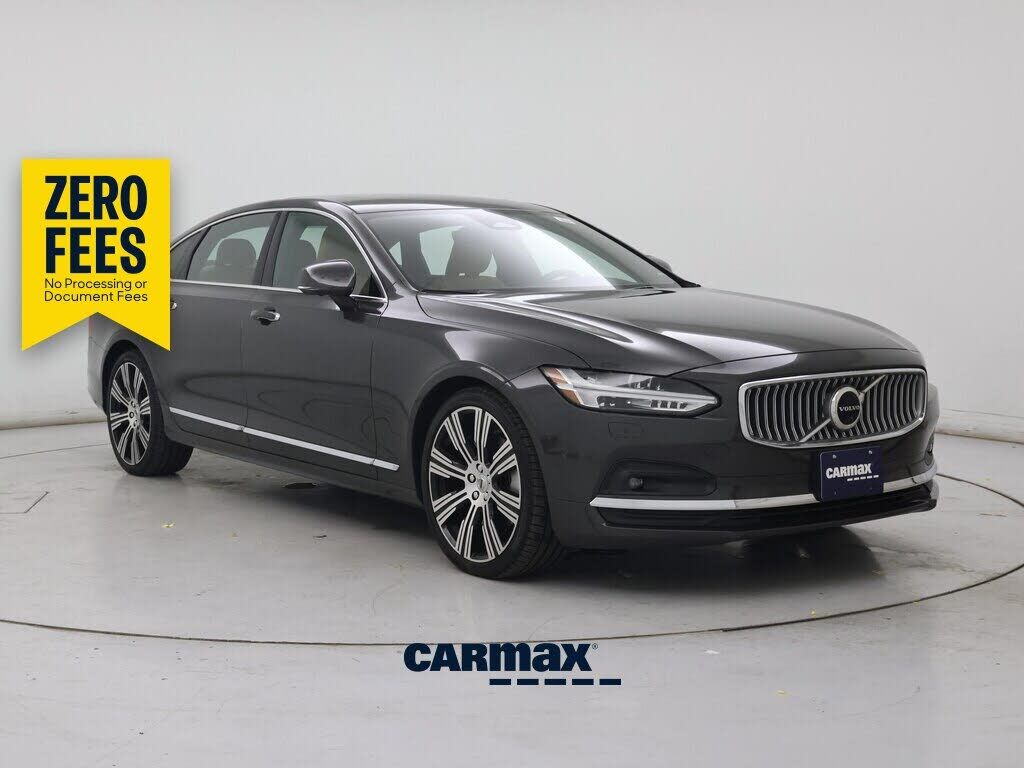2022 VOLVO S90