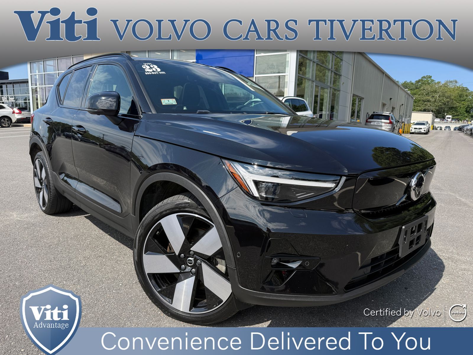 2023 VOLVO XC40
