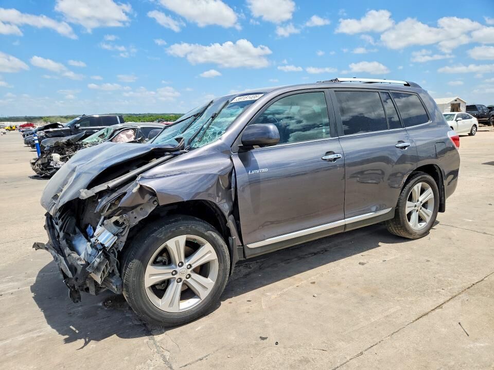 2013 TOYOTA Highlander