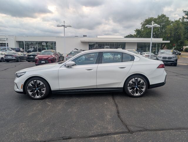 2025 BMW i5