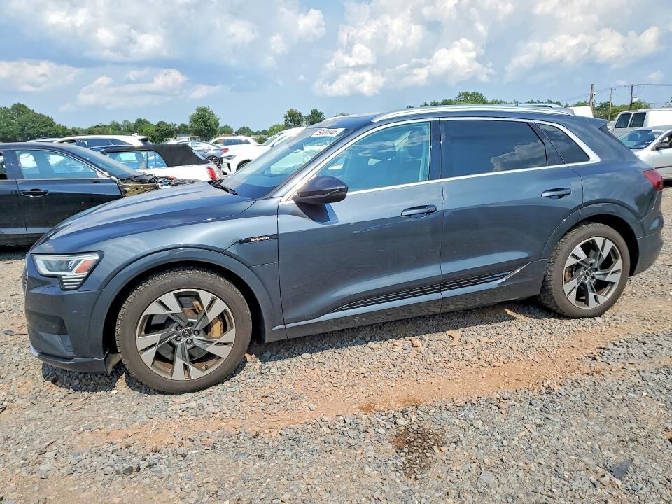 2021 AUDI e-tron