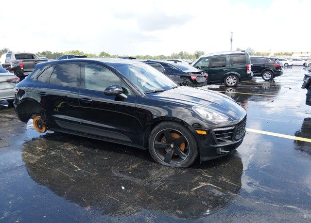2018 PORSCHE Macan