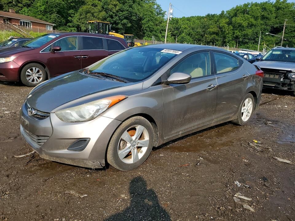 2013 HYUNDAI Elantra