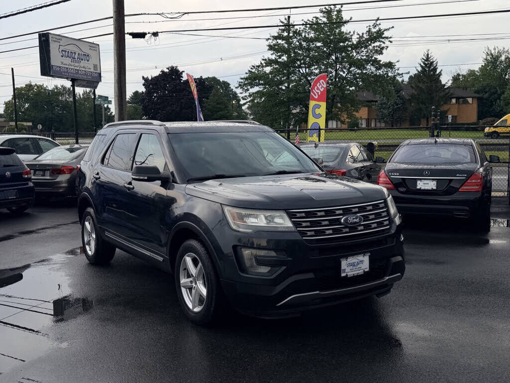 2017 FORD Explorer