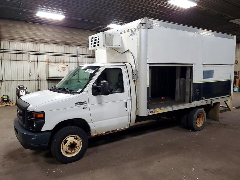 2014 FORD E-450