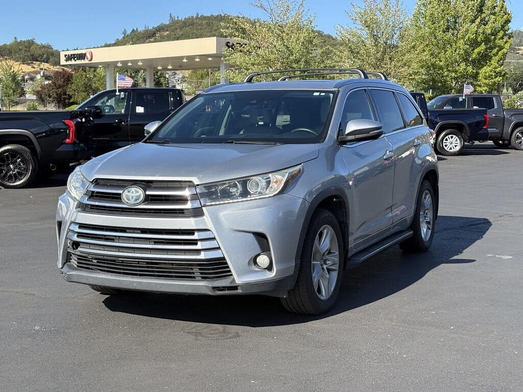 2017 TOYOTA Highlander